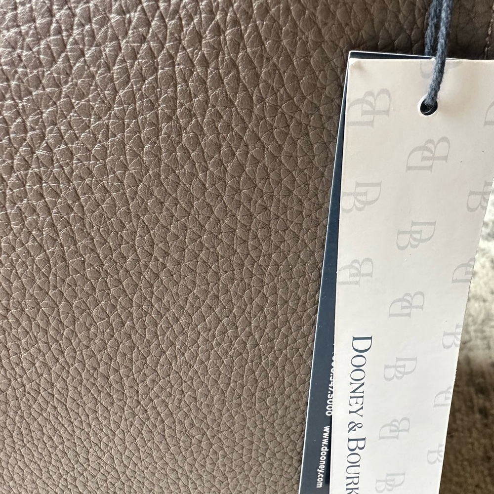 Dooney and Burke Elegant gray Leather Shoulder Bag - Picture 3 of 8